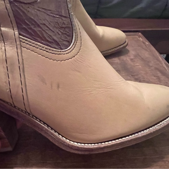 Beautiful Frye metallic boots! - Picture 6 of 6